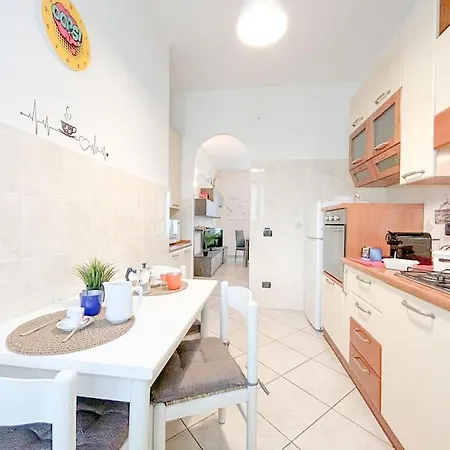 Apartment Casa Sopra Il Porto - Crociere 2min - Ospedale