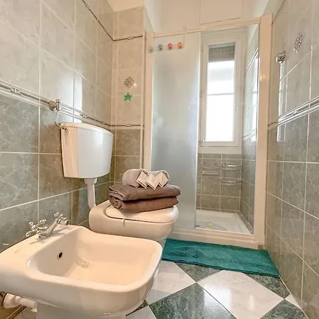 Casa Sopra Il Porto - Crociere 2min - Ospedale Apartment