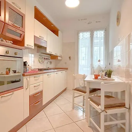 Casa Sopra Il Porto - Crociere 2min - Ospedale Apartman